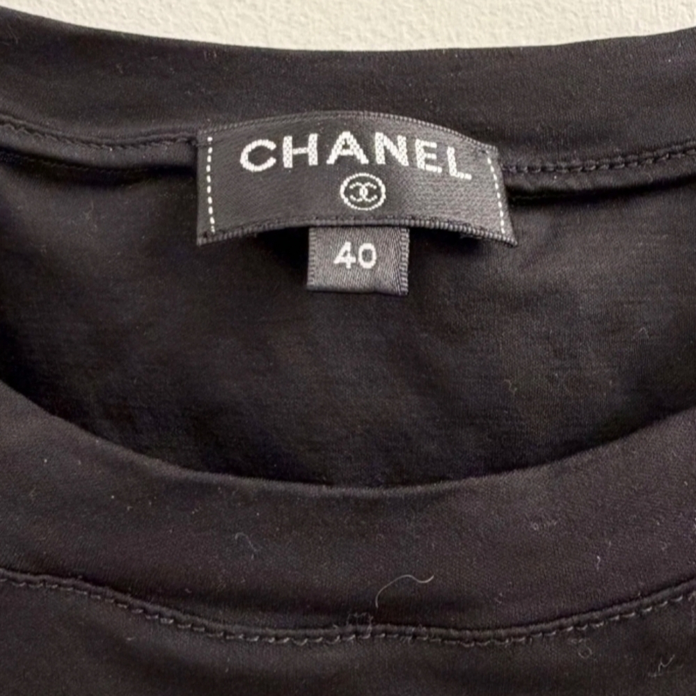CHANEL Black Tee with White 'Gabrielle Chanel' Logo NEW - Picture 3 of 6